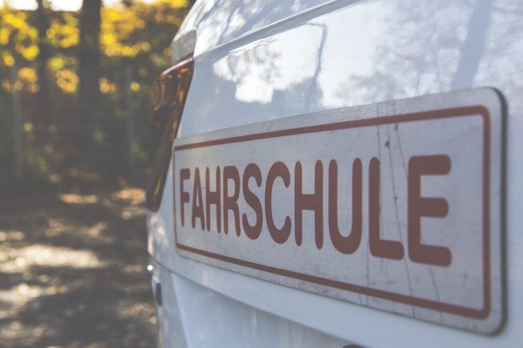 driving school, driving a car, streets, germany, traffic, highway, sign, magnet, to learn, course, driver's license, driving instructor, roadway, traffic signs, cars, ride, vehicles, driving school, driving school, driving school, driving school, driving school